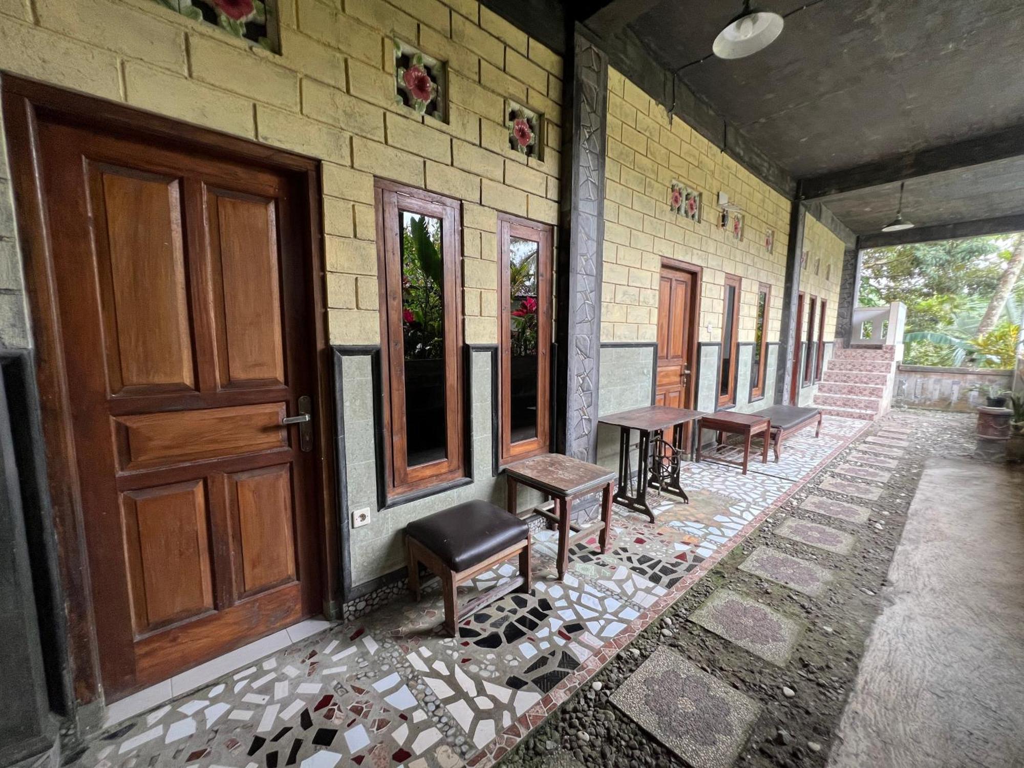Buana Asti Homestay Selemadeg Esterno foto